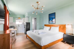 1 bedroom, desk, iron/ironing board, WiFi