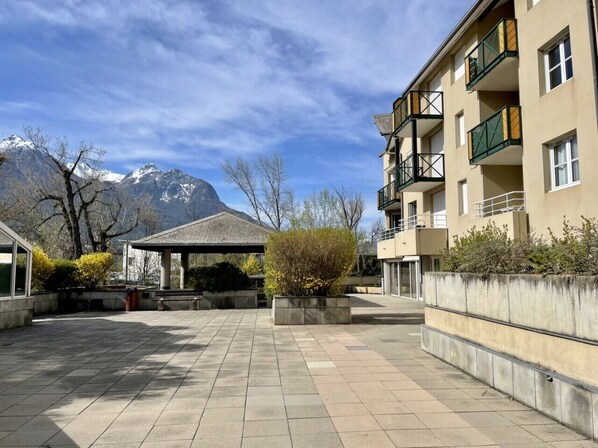 Property grounds - Bright 50 M² With Balcony And View On The Valley (Briançon)