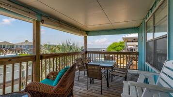 House, 3 Bedrooms | Balcony