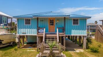 House, 3 Bedrooms | Exterior