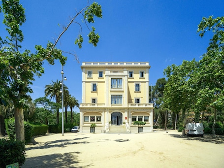 Exterior. Limehome Barcelona Carrer de Fontcoberta