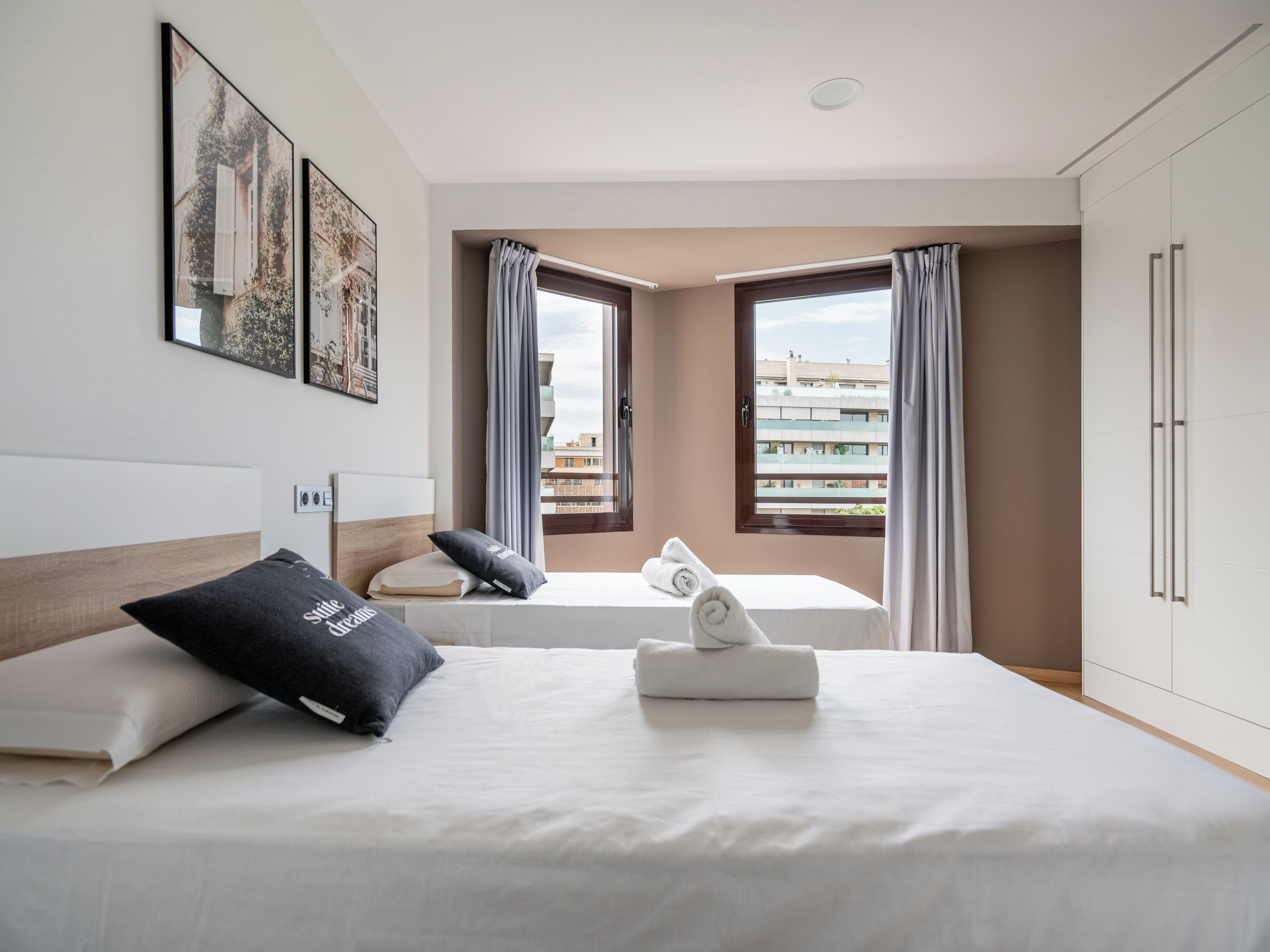 Twin Room | Desk, laptop workspace, free WiFi, bed sheets
