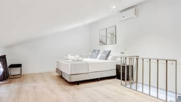 Two-Bedroom Duplex Apartment | 2 bedrooms, desk, free WiFi, bed sheets