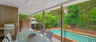 33 Esprit Drive - Rainbow Beach. Walk to the beach Pool.