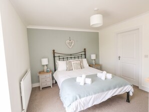 Cottage | 3 bedrooms, individually decorated, individually furnished, free WiFi - Pebbles Reach (Portland)