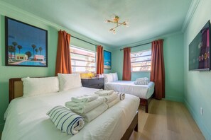 2 bedrooms, desk, iron/ironing board, WiFi - 132 · ☀Pool✔ Kitchen✔ Beach✔ Self Checkin✔ Free Parking✔ (Clearwater)