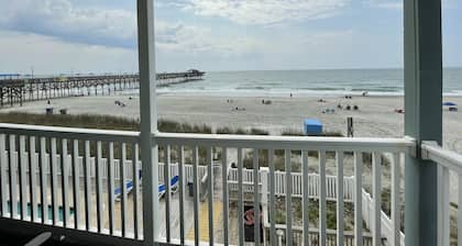 BEAUTIFUL OCEAN VIEWS FROM A CHARMING OCEAN FRONT CONDO!