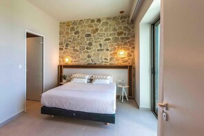 Villa, fumeurs | 3 chambres