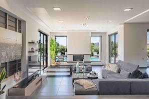 House | 6 bedrooms