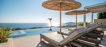 Villa Cielo I Free Heated Pool Stunning Seaview