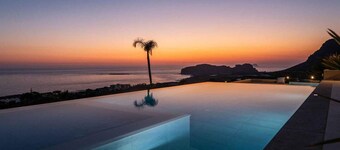 Villa Cielo I Free Heated Pool Stunning Seaview