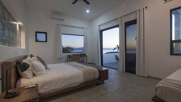 Habitación Grand | Ropa de cama de alta calidad y escritorio