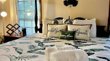 4 bedrooms, desk, iron/ironing board, travel cot