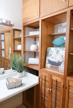 Interior - “Palms & Paradise” The perfect vacation home 🌴 (Covington)