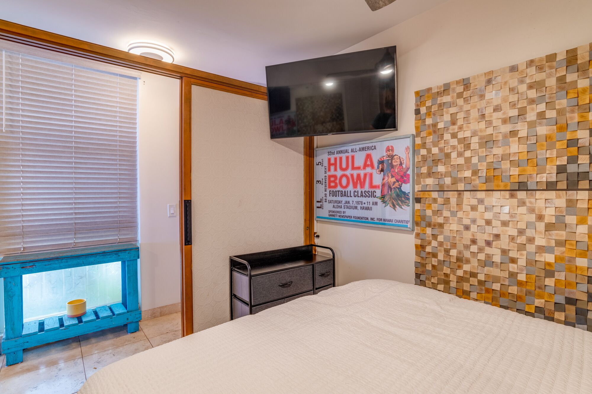 1 bedroom, desk, iron/ironing board, WiFi