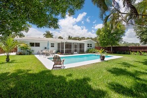 Outdoor pool - Mermaid Shack with pool 5 min to beach,venues,restaurants (Jupiter)