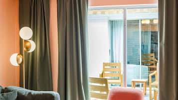 Een televisie en een kantoor