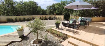 Villa in the heart of the LUBERON with swimming pool and large enclosed garden planted with trees