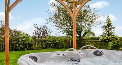 Mount Farm - The Stable