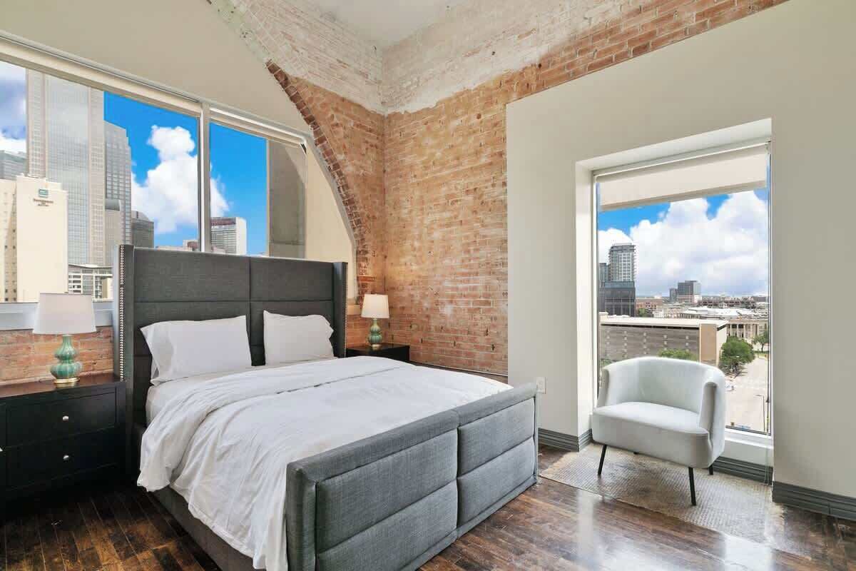 2 bedrooms, iron/ironing board, travel crib, WiFi