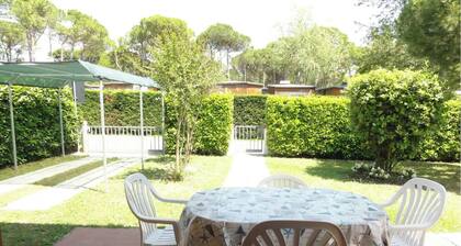 Villa Mughetto Bibione Pineda with large garden