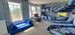 3 Schlafzimmer, Reisekinderbett, kostenloses WLAN, Bettwäsche