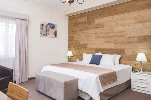 Superior Single Room | Desk, free WiFi, bed sheets