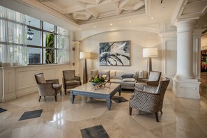 Interior - Renovated Gulf-front condo with a pool, a hot tub, & central AC (Marco Island)