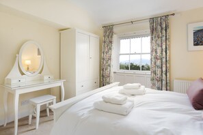 2 bedrooms, iron/ironing board, bed sheets - 5 Lowfield, Ambleside (Ambleside)