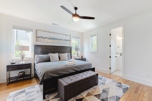 4 Schlafzimmer, hochwertige Bettwaren, Verdunkelungsvorhänge