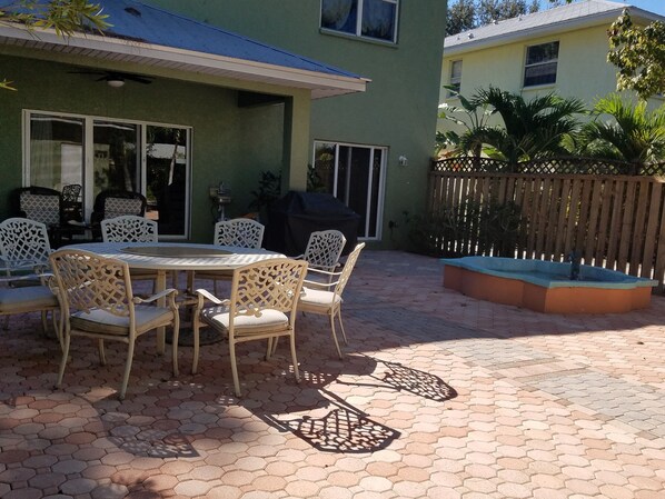 Outdoor dining