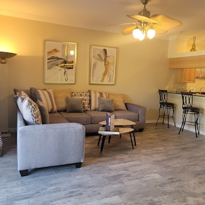 Smart TV, lettore DVD, libri