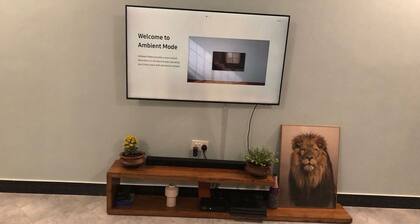 Private accommodation in Mto Wa Mbu with a beautiful view.