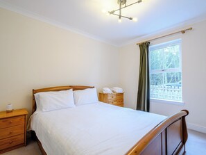 2 bedrooms, free WiFi, bed sheets - Traditional cottage located close to the town of Biggar. (Biggar)