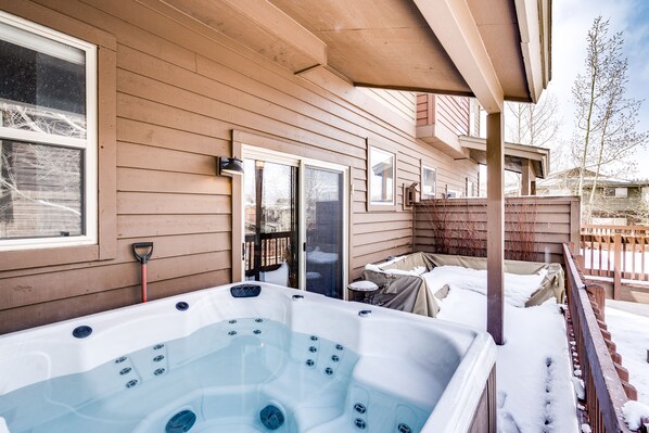 Tina de hidromasaje al aire libre