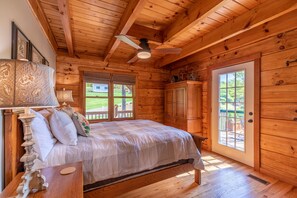 2 bedrooms, free WiFi, bed sheets - South Fork Cabin - charming cabin between Boone and West Jefferson with a hot tub. Pets welcome (Fleetwood)