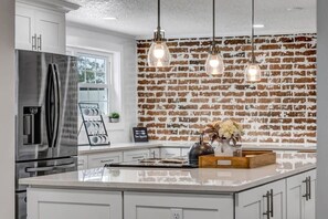 Unclassified image, 2 of 41, button