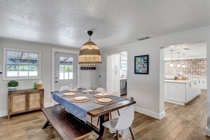 Dining - Spacious Home w/ Pool-Tucked Away in Jax Beach! (Jacksonville Beach)