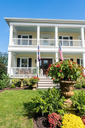 Exterior - Contessa Suite,
No added fees or cleaning charges. (Milton)