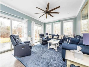 Télévision, cheminée