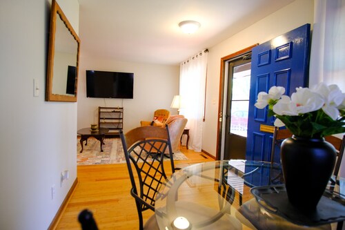 If you are looking for a great accommodation for your upcoming Illinois getaway!