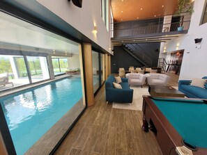 Indoor pool, a heated pool - Villa du Belvédère (Montagnac)