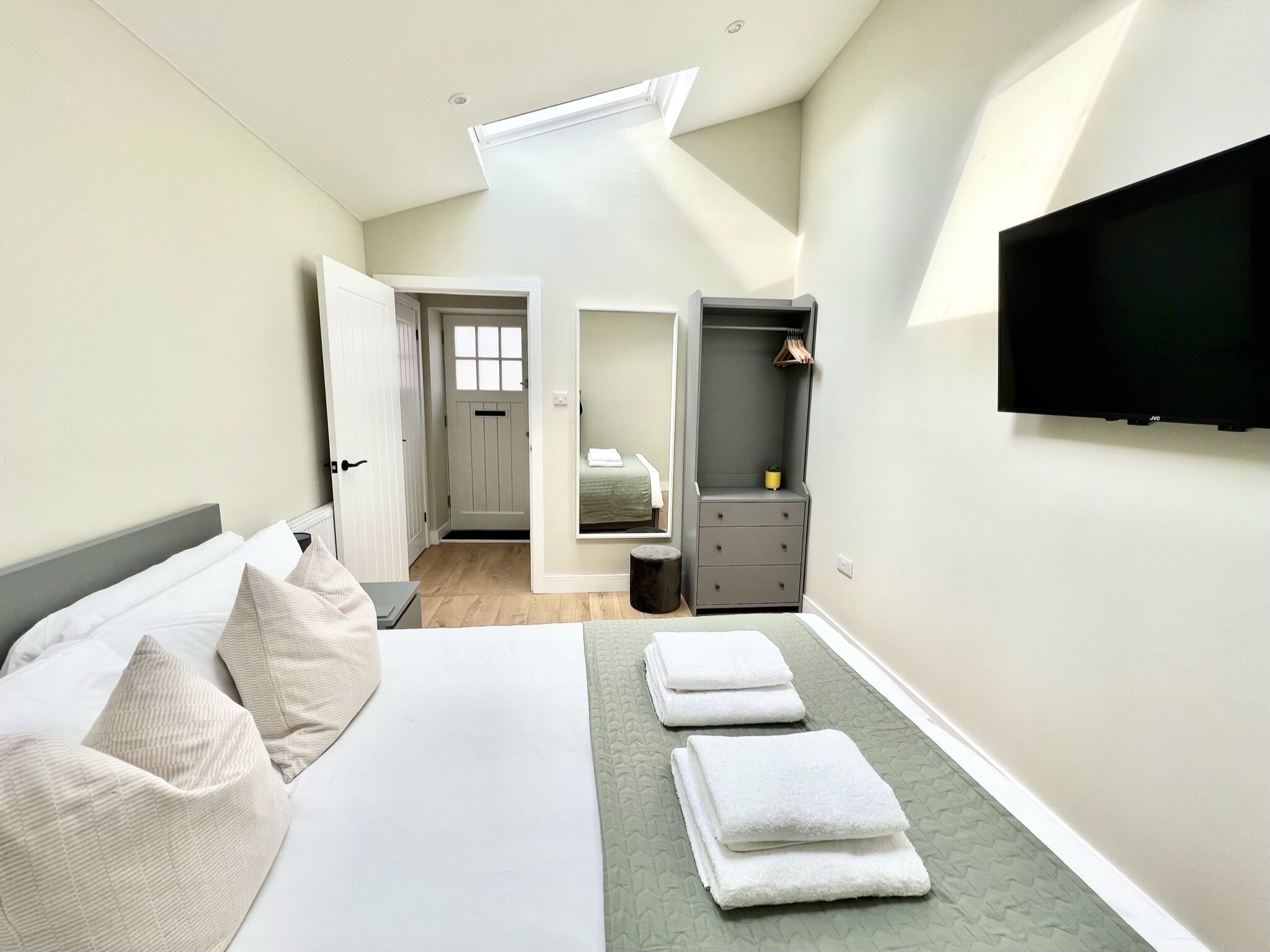 1 bedroom, iron/ironing board, WiFi, bed sheets