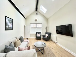 TV - Cotham - The Stables (Cotham)