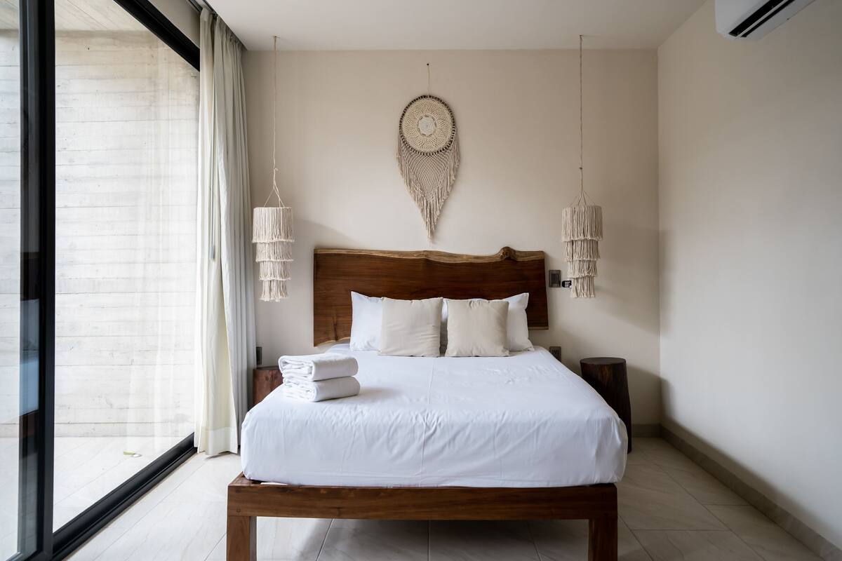 Departamento de diseñador | 1 habitación, ropa de cama de alta calidad, edredón y wifi gratis