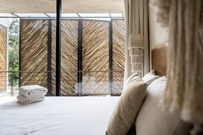 Departamento de diseñador | Ropa de cama de alta calidad, edredón, wifi gratis y ropa de cama 