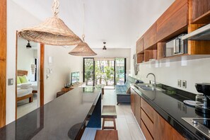 Apartamento galeria | Roupas de cama premium, edredons de pluma, Wi-Fi de cortesia