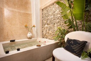 Hair dryer, bathrobes, towels, soap - Cigno Hotel (Adults Only) (Mérida)