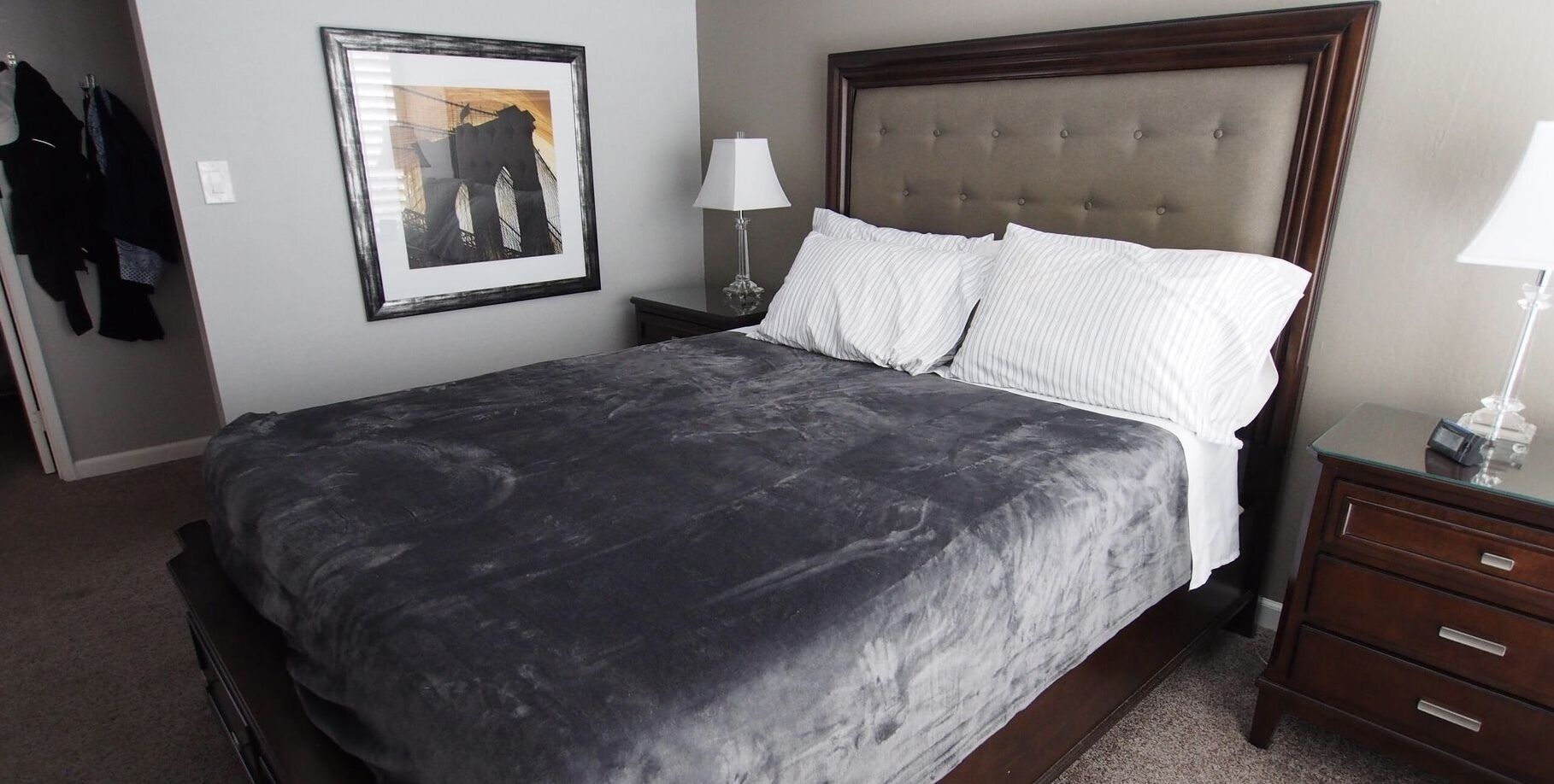 Cozy Townhome just Steps from Fashion Square Mall!