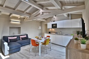 Interior - Luna by Theater Home, in the historic center (Tignale)